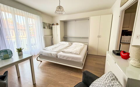 Ascona 100: Möbel, Interior Design, Bett, Fussboden, Schlafzimmer, Holz, Flooring, Zimmer, Textil, Beleuchtung