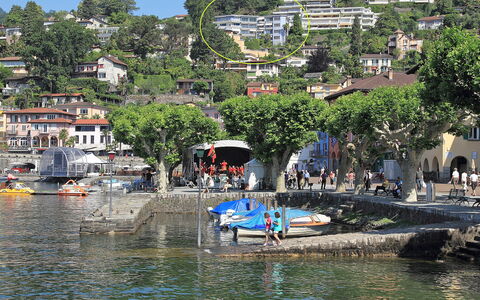 Ascona 250: Hafen, Wassertransport, \Stadt, Wasserweg, Yachthafen, Boot, Wasser, Baum, Fahrzeug, Küste