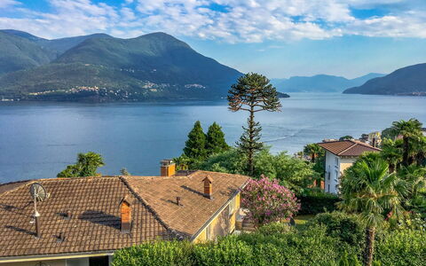Stellina del Sole: Himmel, Wasser, See, Berg, Natürliche Landschaft, Bergstation, Hochland, \Stadt, Wildnis, Dach