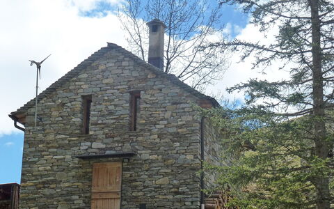 Rustico Dara Cotta: Eigentum, Haus, Gebäude, Hütte, Dach, Kapelle, Die Architektur, Ländliches Gebiet, Baum, Zuhause