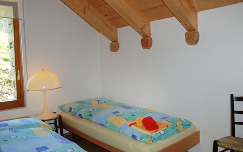 Rustico Dara Cotta: Schlafzimmer, Zimmer, Bett, Möbel, Eigentum, Bettrahmen, Bettdecke, Wand, Decke, Matratze