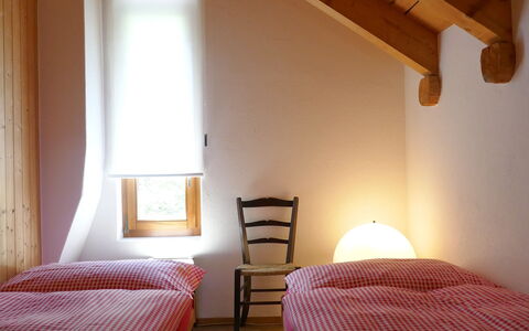 Rustico Dara Cotta: Möbel, Interior Design, Holz, Flooring, Schlafzimmer, Fussboden, Bettdecke, Bett, Linens, Textil