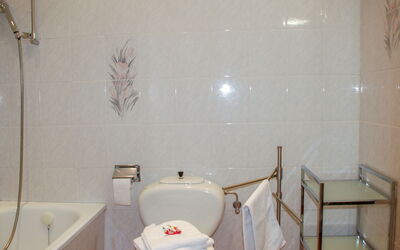 Unterkunft:&nbsp;Residenza Monte Bré - Apt.004 Haus1 102.28