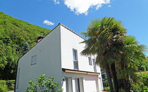 Ar Ronchée N° 9: Himmel, Wolke, Pflanze, Gebäude, Grün, Fenster, Baum, Haus, Gras, Hütte