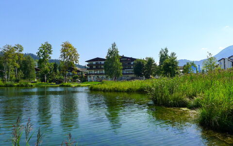 Apt. 13: Wasser, Pflanze, Himmel, Wasservorräte, Daytime, Natürliche Landschaft, See, Baum, Grundstueck