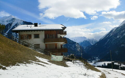 Eva 304: Berg, Bergforms, Schnee, Gebirge, Bergstation, Winter, Himmel, Alpen, Geologisches Phänomen, Wolke