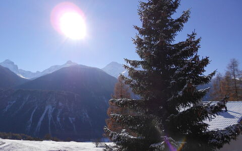 Haus Murena: Schnee, Himmel, Baum, Winter, Berg, Bergforms, Bergstation, Wildnis, Licht