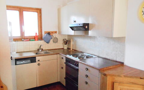 Haus Murena: Eigentum, Zimmer, Möbel, Küche, Cabinetry, Countertop, Gebäude, Haus, Fussboden, Interior Design