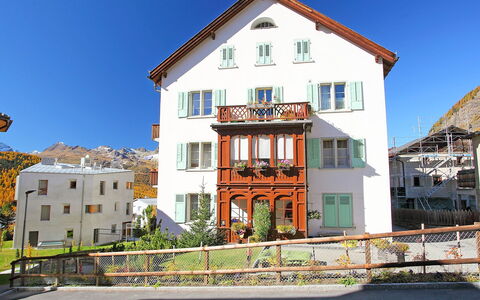 Chesa Corvatsch: Eigentum, Haus, Gebäude, Wohngebiet, \Stadt, Zuhause, Die Architektur, Grundeigentum, Himmel, Nachbarschaft