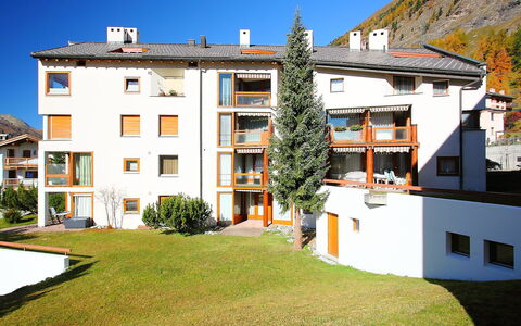 Pontresina 170: Eigentum, Gebäude, Haus, Wohngebiet, Zuhause, Grundeigentum, Wohnung, \Stadt, Die Architektur, Fassade