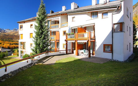 Pontresina 170: Himmel, Pflanze, Gebäude, Eigentum, Fenster, Baum, Urban Design, Die Architektur, Haus, Nachbarschaft