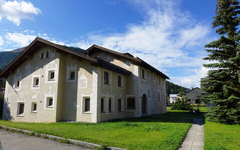 Chesa Chanella 5: Eigentum, Haus, Gebäude, Zuhause, Estate, Die Architektur, Grundeigentum, Himmel, Wohngebiet, Ländliches Gebiet