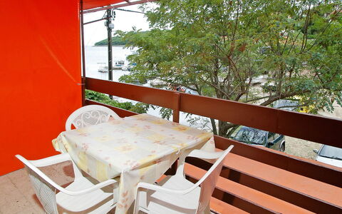 Korčula Vela Luka 800: Eigentum, Zimmer, Tabelle, Möbel, Stuhl, Haus, Grundeigentum, Gebäude, Tisch Im Freien, Veranda