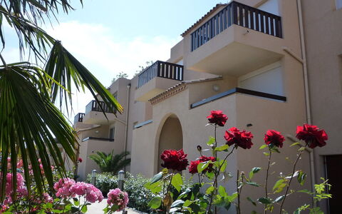 Saint Cyprien 715: Eigentum, Gebäude, Blume, Die Architektur, Haus, Grundeigentum, Pflanze, Botanik, Balkon, Zuhause