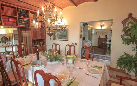 Villa Campo del Mulino: Eigentum, Zimmer, Gebäude, Restaurant, Interior Design, Esszimmer, Grundeigentum, Tabelle, Möbel, Haus