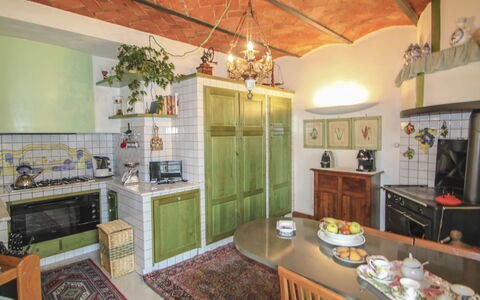 Villa Campo del Mulino: Eigentum, Zimmer, Gebäude, Decke, Möbel, Interior Design, Küche, Haus, Countertop, Zuhause
