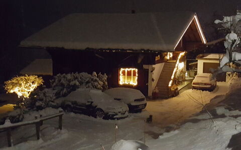 Grindelwald 255: Fenster, Schnee, Auto, Gebäude, Haus, Rad, Hütte, Einfrieren