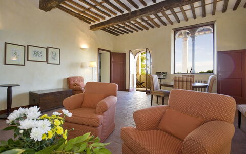 La Loggia 13: Zimmer, Eigentum, Gebäude, Interior Design, Möbel, Wohnzimmer, Decke, Grundeigentum, Haus, Suite