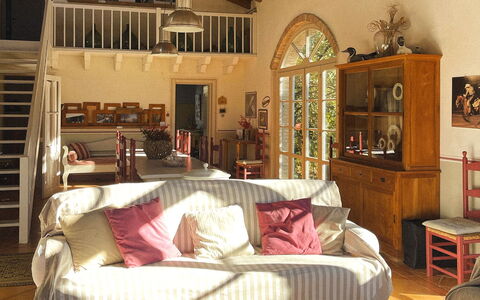 La Cenerara: Möbel, Interior Design, Flooring, Holz, Stuhl, Couch, Fussboden, Tabelle, Zimmer, Wohnzimmer
