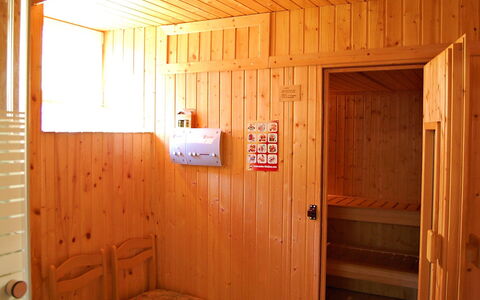 Krechen Alm: Zimmer, Holzbeize, Holz, Gebäude, Blockhaus, Holz, Hartholz, Möbel, Haus