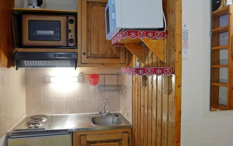 Chamonix 780: Zimmer, Eigentum, Küche, Cabinetry, Major Appliance, Countertop, Möbel, Küchengerät, Herd, Haushaltsgerät