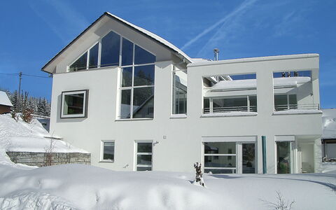 Willmann: Gebäude, Himmel, Fenster, Wolke, Schnee, Haus, Steigung, Abstellgleis, Fassade, Hütte