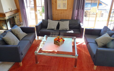 Arche: Wohnzimmer, Möbel, Couch, Zimmer, Kaffetisch, Eigentum, Interior Design, Tabelle, Studio Couch, Haus