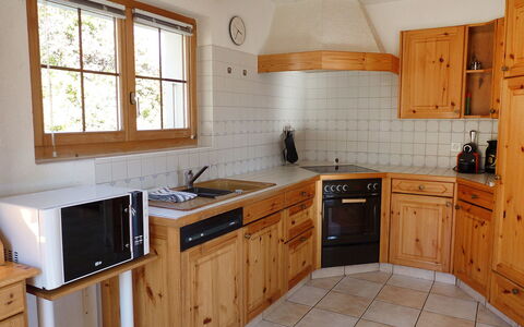 Arche: Countertop, Zimmer, Cabinetry, Möbel, Küche, Eigentum, Fussboden, Gebäude, Interior Design, Hartholz