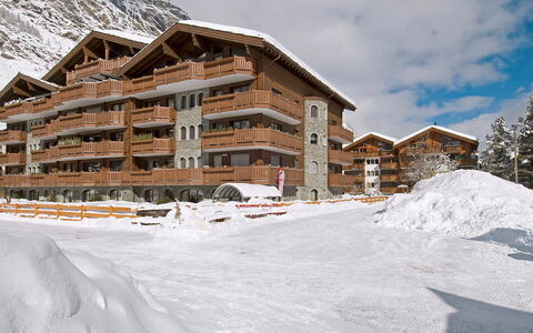 Zermatt 470: Schnee, Winter, Eigentum, Haus, Gebäude, Geologisches Phänomen, Berg, Zuhause, Die Architektur, Grundeigentum