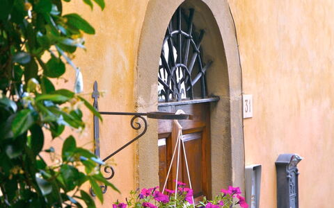 Santo Agostino: Blume, Bogen, Pflanze, Fenster, Die Architektur, Baum, Gebäude, Tür, Haus, Fassade