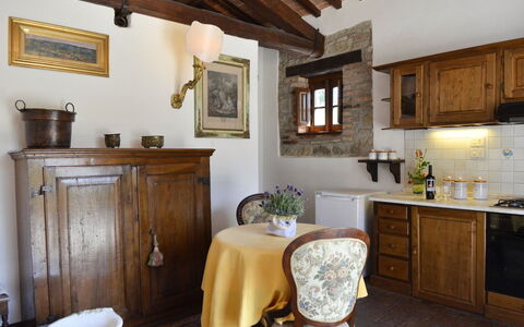 San Pietro: Cabinetry, Eigentum, Bilderrahmen, Möbel, Countertop, Gebäude, Holz, Interior Design, Küche, Beleuchtung