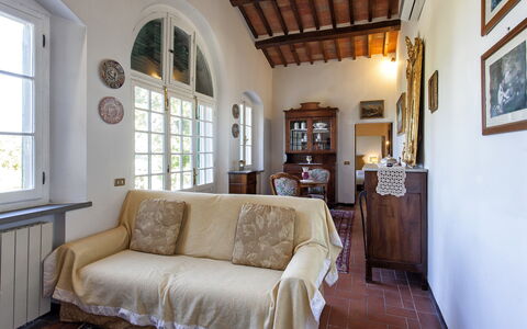 Vittoria: Zimmer, Eigentum, Möbel, Wohnzimmer, Interior Design, Gebäude, Decke, Zuhause, Haus, Grundeigentum
