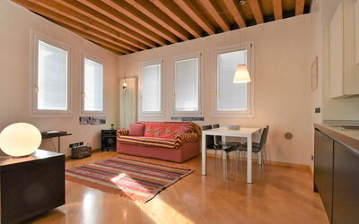 Iris 830.1: Tabelle, Möbel, Couch, Gebäude, Komfort, Holz, Lampe, Wohnzimmer, Interior Design, Die Architektur