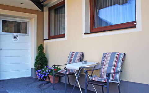 Sölden 100: Eigentum, Zimmer, Haus, Gebäude, Möbel, Wand, Grundeigentum, Zuhause, Fussboden, Stuhl