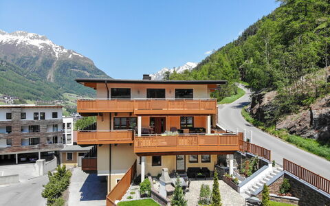 Sölden 100: Himmel, Berg, Pflanze, Gebäude, Eigentum, Fenster, Die Architektur, Urban Design, Baum, Freizeit