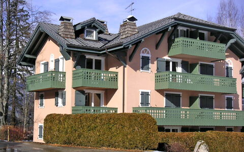 Saint Gervais 181: Himmel, Pflanze, Gebäude, Eigentum, Fenster, Wolke, Baum, Haus, Hütte, Abstellgleis