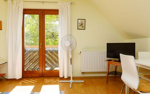 Nadori 1: Möbel, Eigentum, Gebäude, Holz, Fenster, Flooring, Wohnzimmer, Komfort, Interior Design, Fussboden