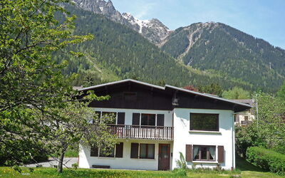 Maison Novel