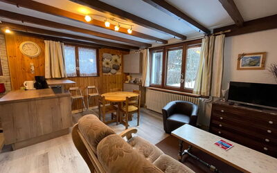 Maison Novel