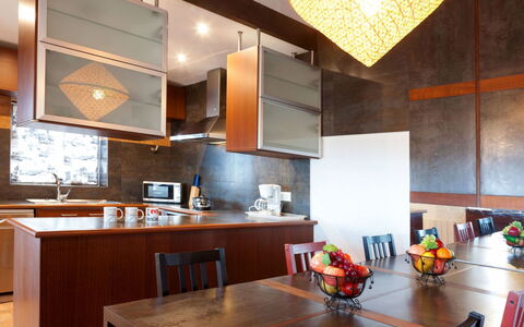 Mas Ambros: Zimmer, Interior Design, Eigentum, Möbel, Gebäude, Decke, Countertop, Küche, Cabinetry, Haus
