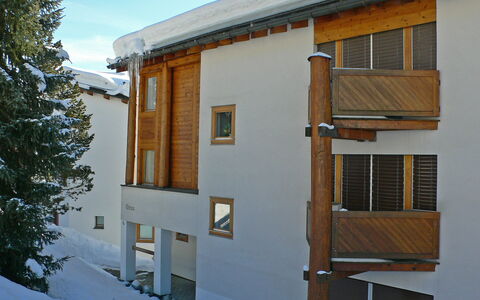 Flims 420: Gebäude, Fenster, Schnee, Blau, Himmel, Holz, Haus, Baum, Schatten