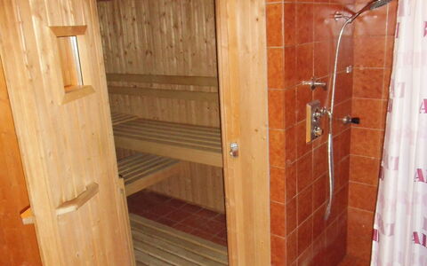Flims 420: Zimmer, Holzbeize, Holz, Hartholz, Fussboden, Holz