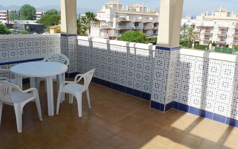 Dénia 475: Eigentum, Fliese, Fussboden, Grundeigentum, Gebäude, Zimmer, Möbel, Wohnung, Balkon, Haus