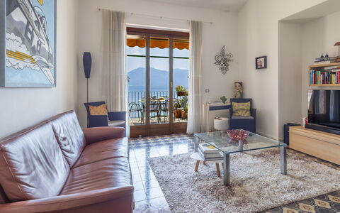 Residenza del Pascià: Möbel, Interior Design, Couch, Zimmer, Flooring, Wohnzimmer, Fussboden, Tabelle, Wohnung