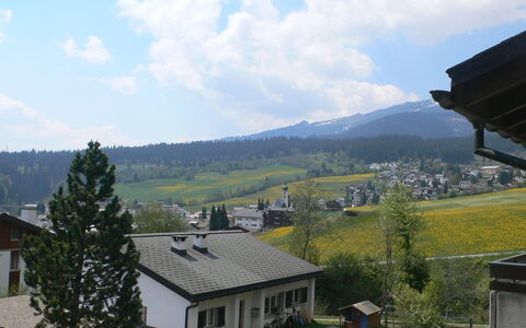 Valetta Sura: Bergforms, Berg, Himmel, Gebirge, Eigentum, Hochland, Bergstation, Alpen, Baum, Dach