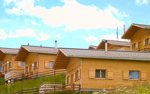 Maiensäss Komfort: Haus, Zuhause, Eigentum, Dach, Ländliches Gebiet, Abstellgleis, Bauernhaus, Gebäude, Himmel, Hütte