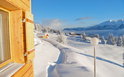 Maiensäss Komfort: Schnee, Winter, Himmel, Berg, Eigentum, Gebirge, Steigung, Geologisches Phänomen, Piste, Grundeigentum