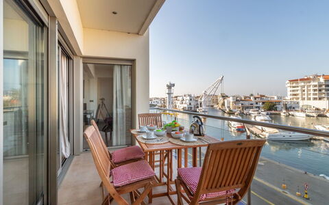 Empuriabrava 122: Eigentum, Zimmer, Grundeigentum, Gebäude, Möbel, Balkon, Haus, Interior Design, Wohnung, Tabelle