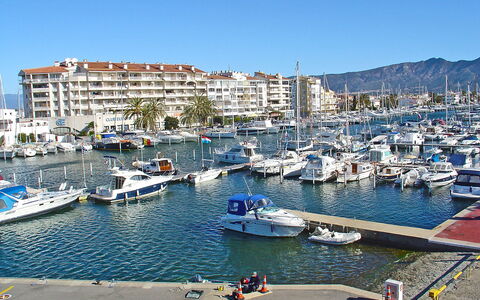 Empuriabrava 122: Yachthafen, Hafen, Boot, Hafen, Dock, \Stadt, Wassertransport, Fahrzeug, Wasser, Tourismus