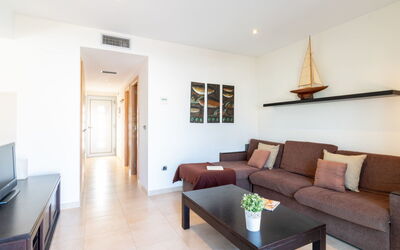 Del Port 122.3: Zimmer, Eigentum, Möbel, Wohnzimmer, Interior Design, Gebäude, Fussboden, Grundeigentum, Haus, Tabelle